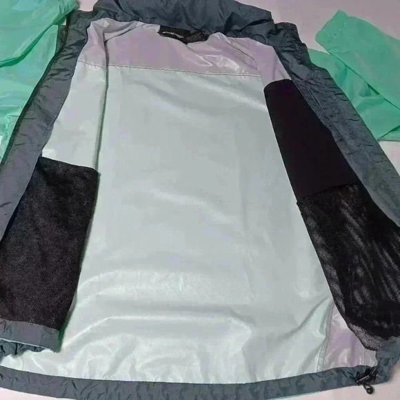 Frogg toggs jacket  . Men's Size L/XL - Picture 6 of 8